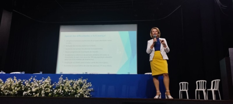 Reforço do SUS e incorporação de novas tecnologias fazem parte dos desafios da Saúde pós-pandemia, diz deputada