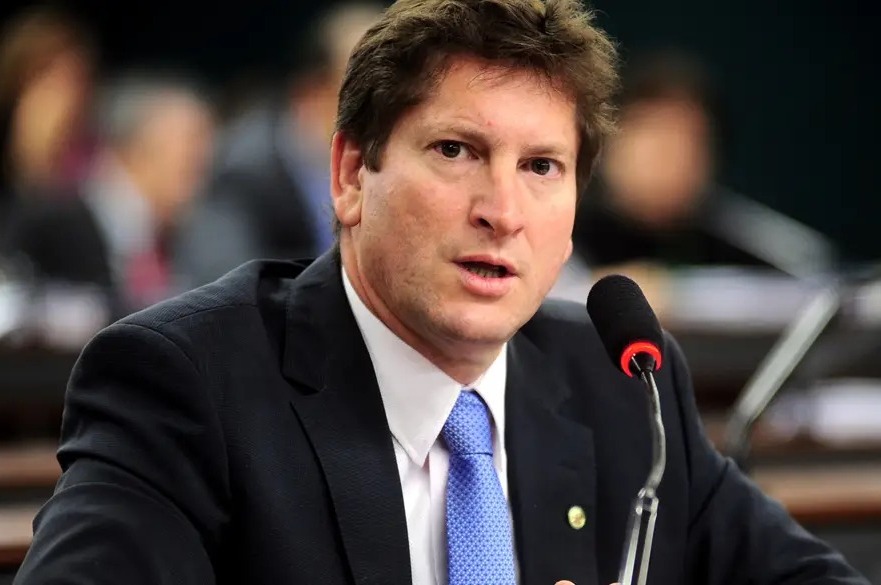 PT rejeita permanência de Juscelino nas Comunicações