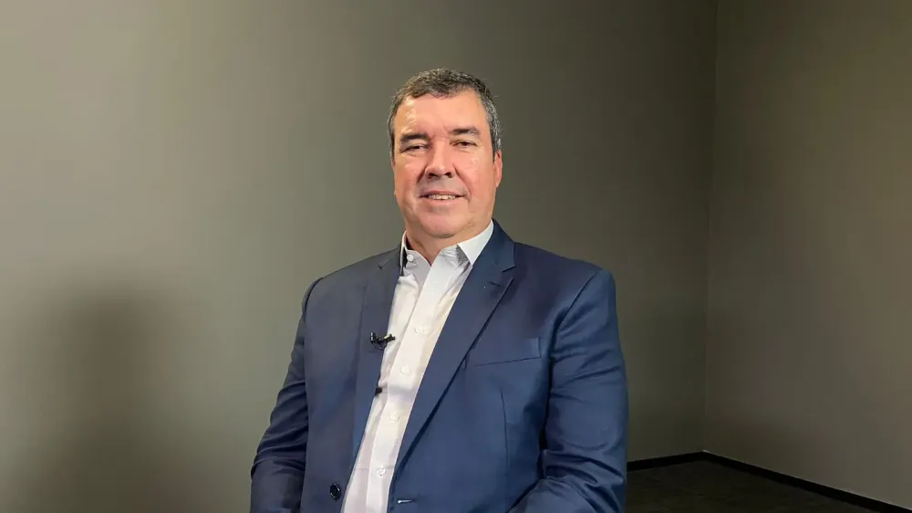 Riedel ganha projeção nacional, destaca avanços de MS e fortalece prestígio político em entrevista à Veja