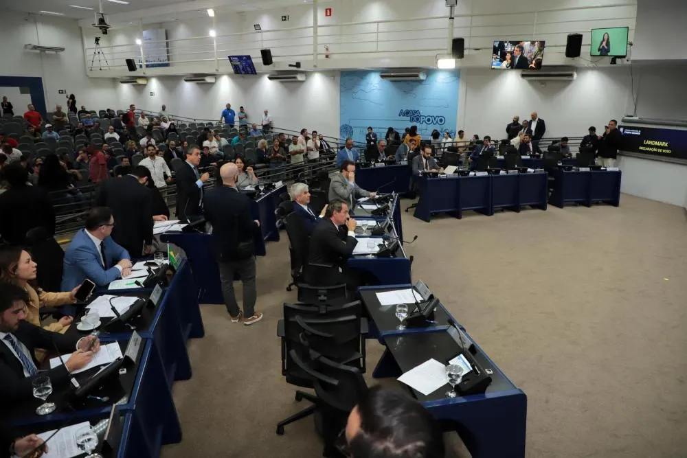 IPTU trava queda de braço na Câmara, enquanto vereadores blindam barracas de Anhanduí e liberam R$ 307 mil