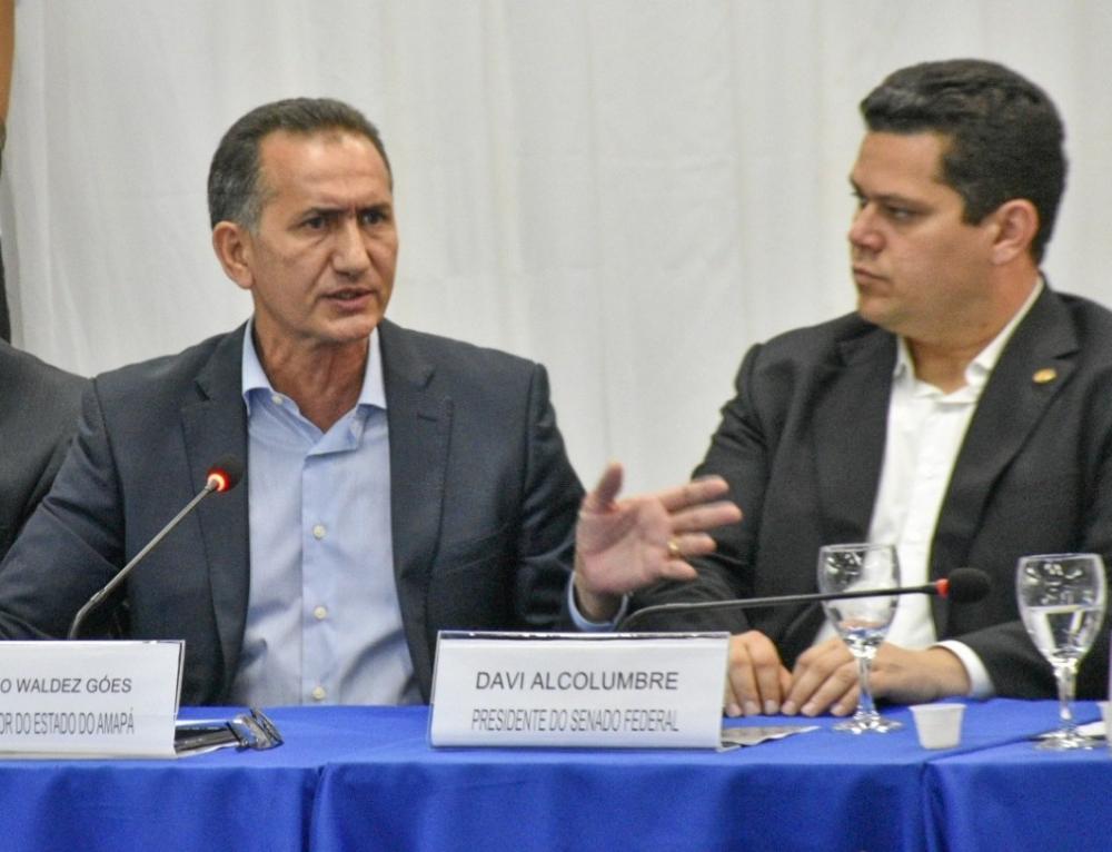 Alcolumbre usa emendas para contratar empresa de suplente em obra de R$ 100 milhões