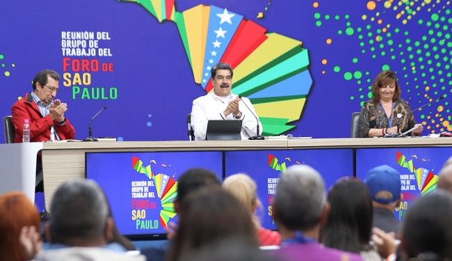 Mônica Valente em Encontro do Foro de São Paulo com Maduro, na Venezuela