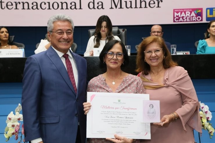 Deputado Hashioka homenageia médica anestesista de Nova Andradina no Dia da Mulher