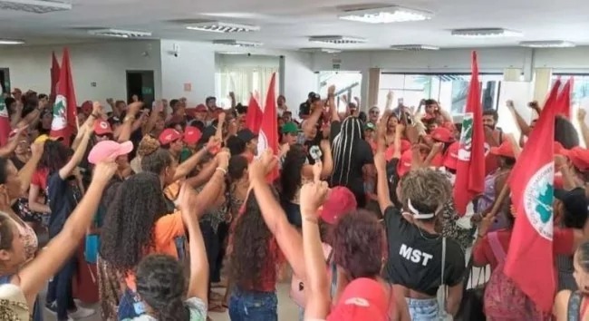 MST provoca caos no país e poder judiciário não se manifesta