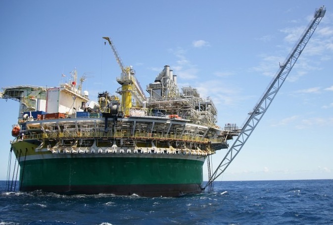 Partido Novo pede o fim do imposto sobre petróleo ao STF recriado por Lula