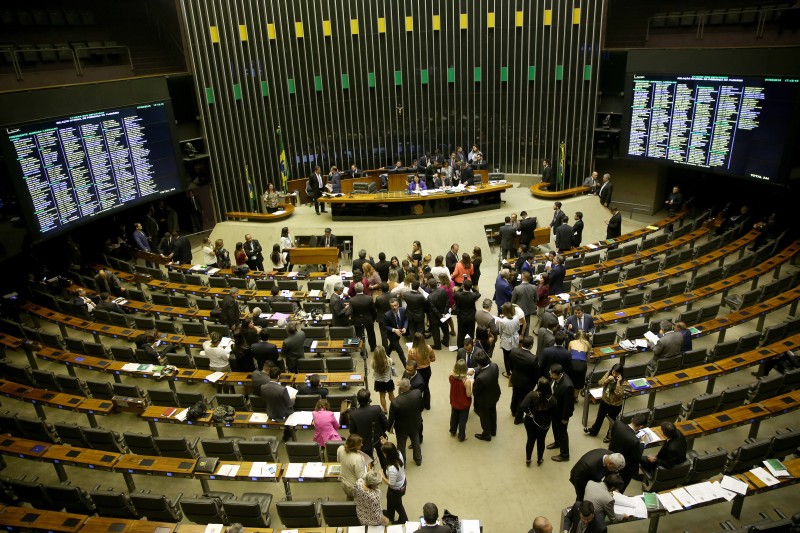 Estudo mostra como as parlamentares são ofendidas nas redes sociais