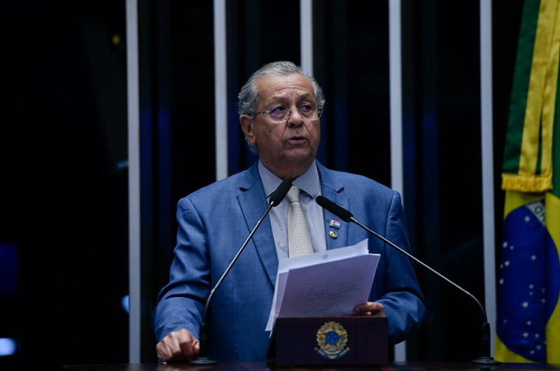 Jayme Campos defende nova legislação sobre obras inacabadas