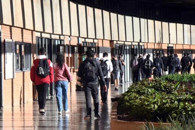 IBGE: Inflação sobe 0,84% em fevereiro, após alta de 0,53% em janeiro