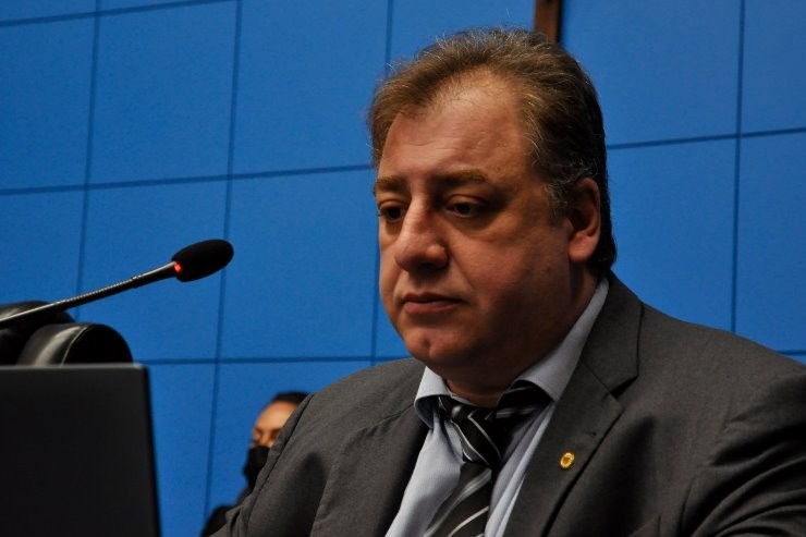 Neno Razuk solicita instalação de academia ao ar livre para Loteamento Querência em Amamba