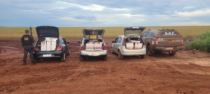 Veículos carregados com cigarros e pneus contrabandeados do Paraguai foram apreendidos pelo DOF em Sidrolândia