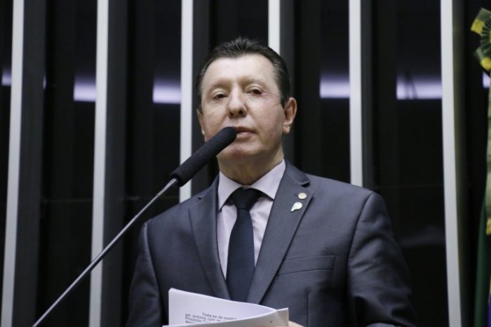 Projeto reserva vaga para idosos nas praças de alimentação de shoppings