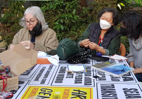 Bordadeiras do Coletivo Linhas de Sampa realizam ação na Funarte SP