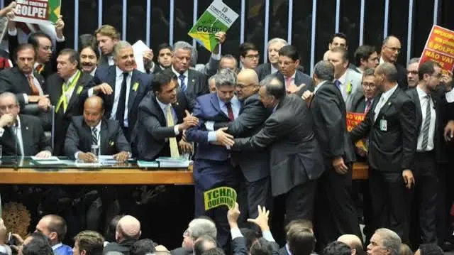 Direita prepara cerco político a Lula e STF e transforma Congresso em trincheira contra o governo