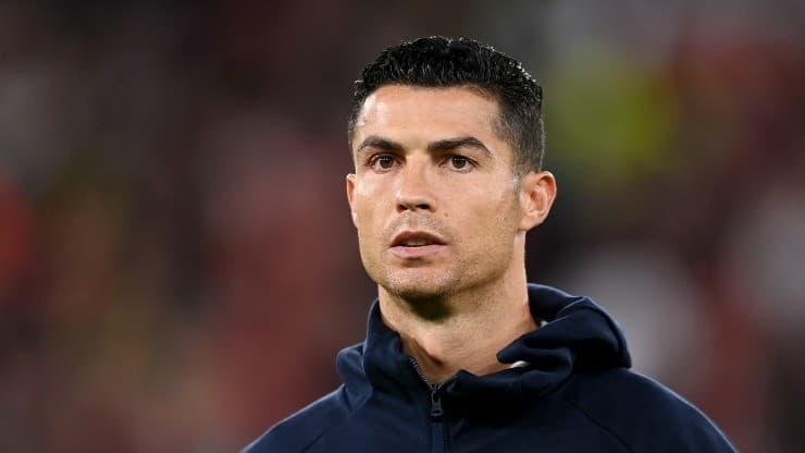 Cristiano Ronaldo rescinde contrato com Manchester seis meses antes