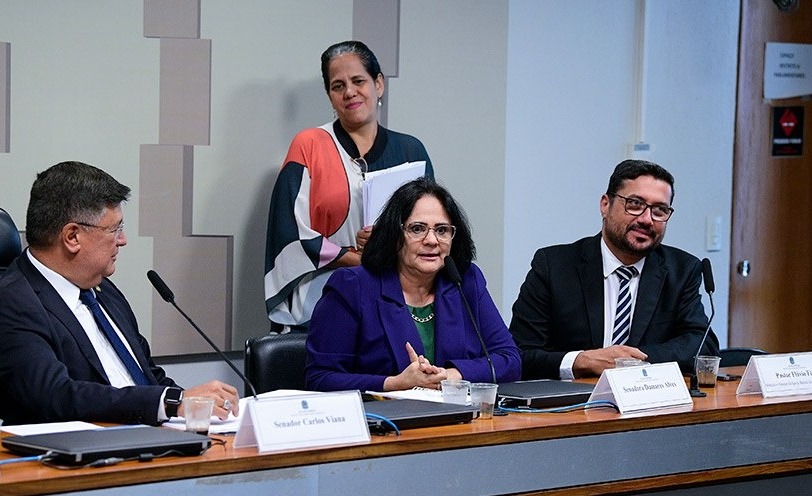 Senadores lançam Frente evangélica e prometem ser 