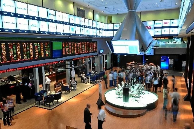 Ibovespa encerra semana com a pior cotação do ano