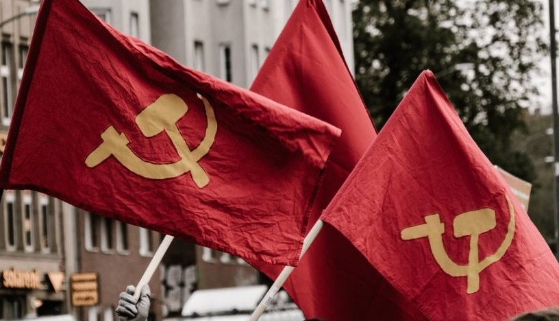 Ipec revela que 44% da população acredita que Brasil pode virar Comunista