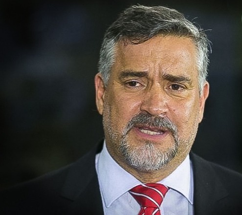 Ministro da Secretaria de Comunicação omitiu casa de alto padrão ao TSE 