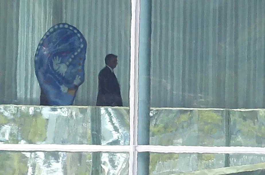 Bolsonaro retorna ao Palácio do Planalto após 20 dias fora