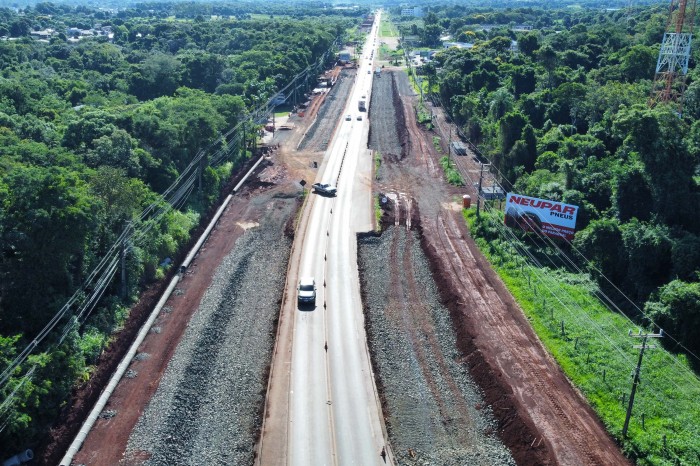 Construção de passa-faunas avança na duplicação da BR-469, em Foz do Iguaçu
