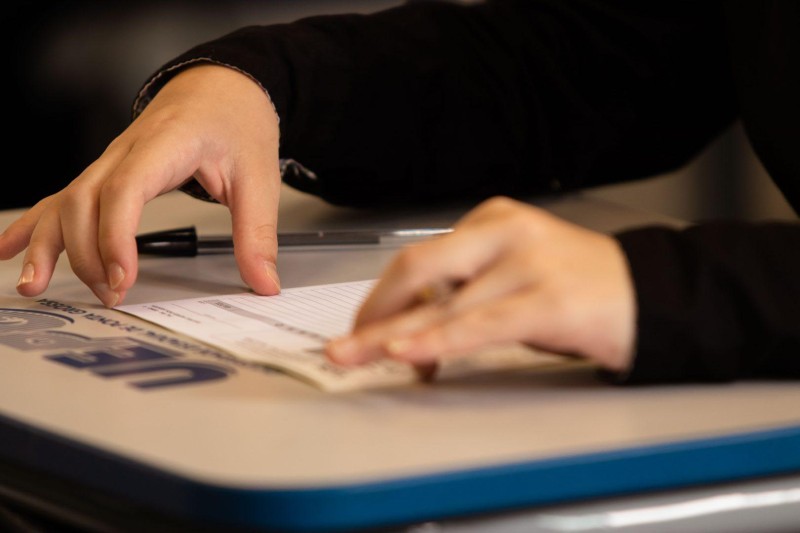 UEPG divulga ensalamento do Vestibular; prova acontecerá em dezembro