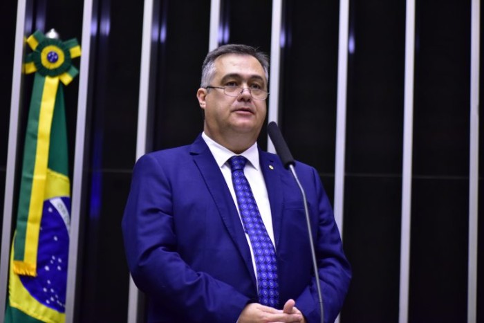 Projeto determina instalação de cancela automática em cruzamento rodoferroviário urbano