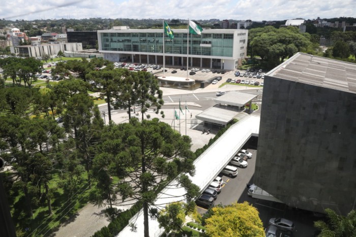 Estudantes visitam a Assembleia e aprendem sobre a elaboração das leis