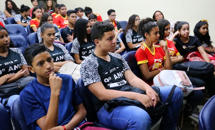 Projeto aprovado na ALMT auxilia estudantes da rede pública na escolha profissional