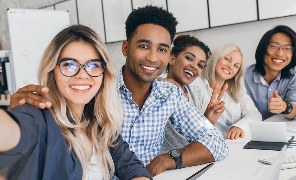 País tem mais de 4.500 vagas de estágio e jovem aprendiz disponíveis