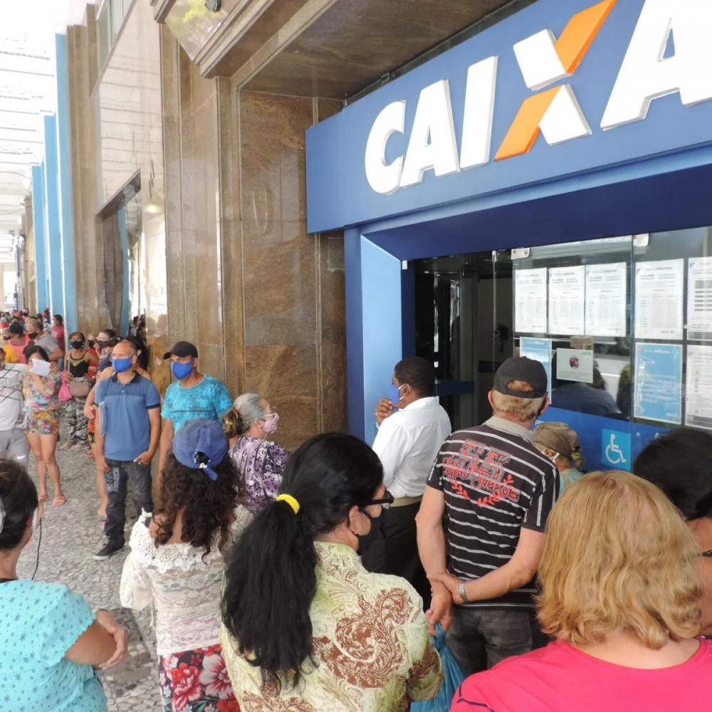 Caixa paga Bolsa Família a beneficiários do NIS 7