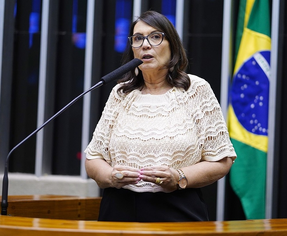 Ataque em escola reacende debate sobre redução da maioridade penal no Congresso