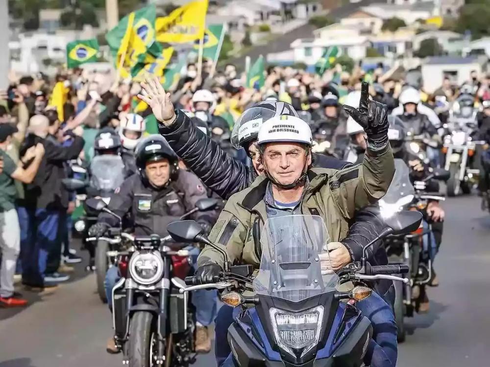 Governo Lula planeja fechar Praça dos Três Poderes para impedir motociata de Bolsonaro