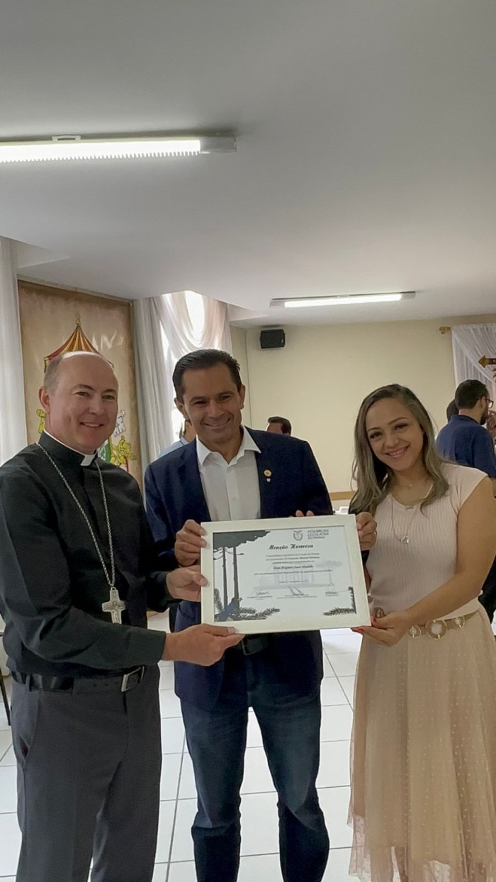 Deputado Marcio Pacheco (Republicanos) homenageia Dom Reginei por sua nomeação como bispo auxiliar na arquidiocese de Curitiba