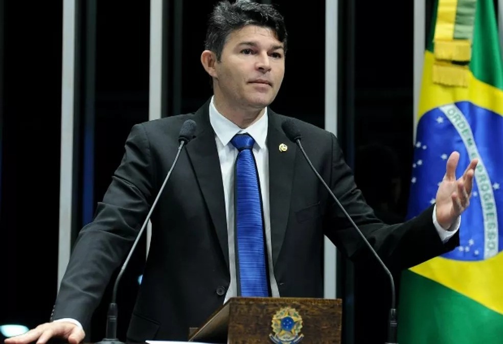 Moraes impõe multa diária de R$ 10 mil ao deputado José Medeiros