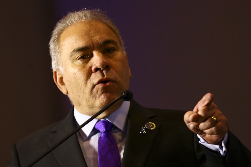 Ministro diz que contratos atuais já preveem vacinas atualizadas