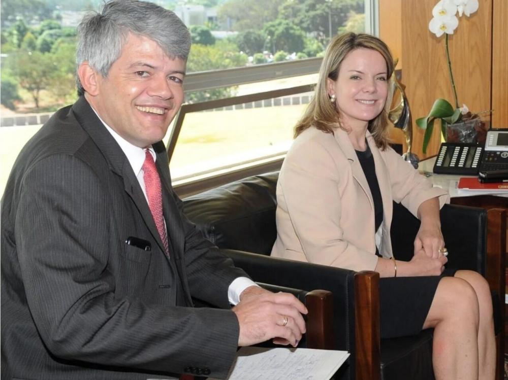 Lula nomeia ex-assessor de Gleisi Hoffmann como coordenador da Itaipu 