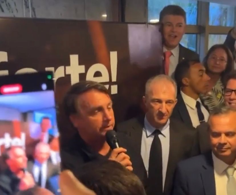 Bolsonaro foi impedido de cumprimentar Patriotas e seguiu direto para o PL