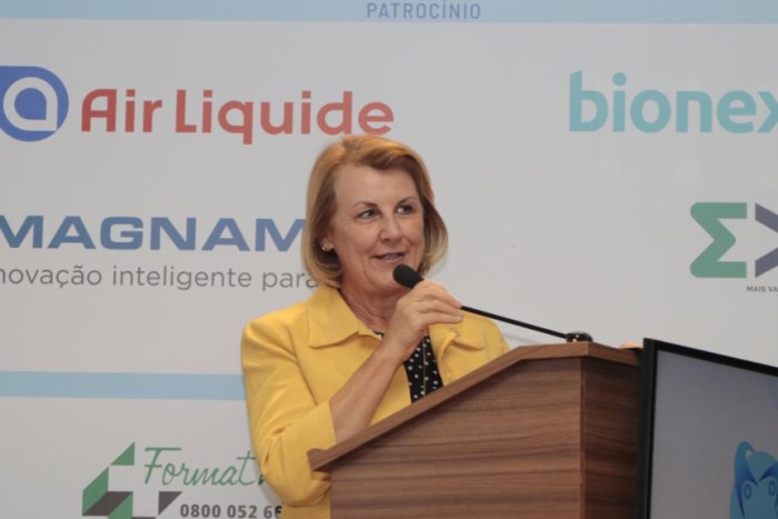 Deputada Márcia Huçulak (PSD) representa Assembleia em seminário que debate sustentabilidade de hospitais filantrópicos