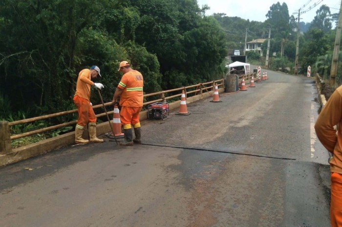 Estado inicia obras de revitalização de duas pontes na PR-446, em Bituruna