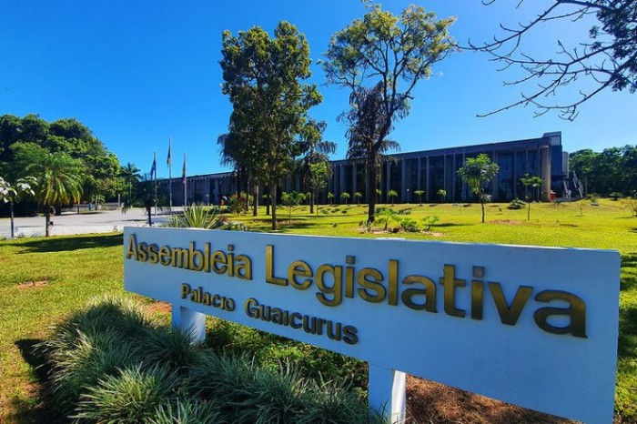 Agenda: Semana tem sessões plenárias e reunião da CCJR