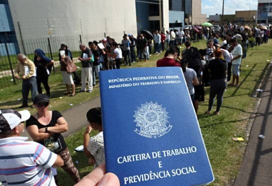 IBGE: Desemprego sobe para 8,6% em fevereiro