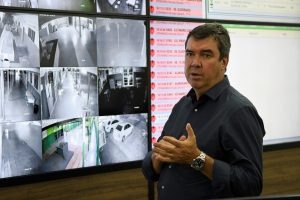 Riedel vistoria Centro de Monitoramento das escolas estaduais de MS