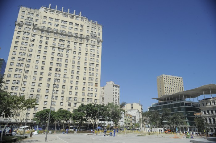 Prefeitura do Rio assina a compra do histórico edifício A Noite