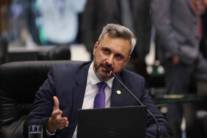 Deputado Fabio Oliveira (Podemos) é coautor de projeto que protege mulheres em competições esportivas