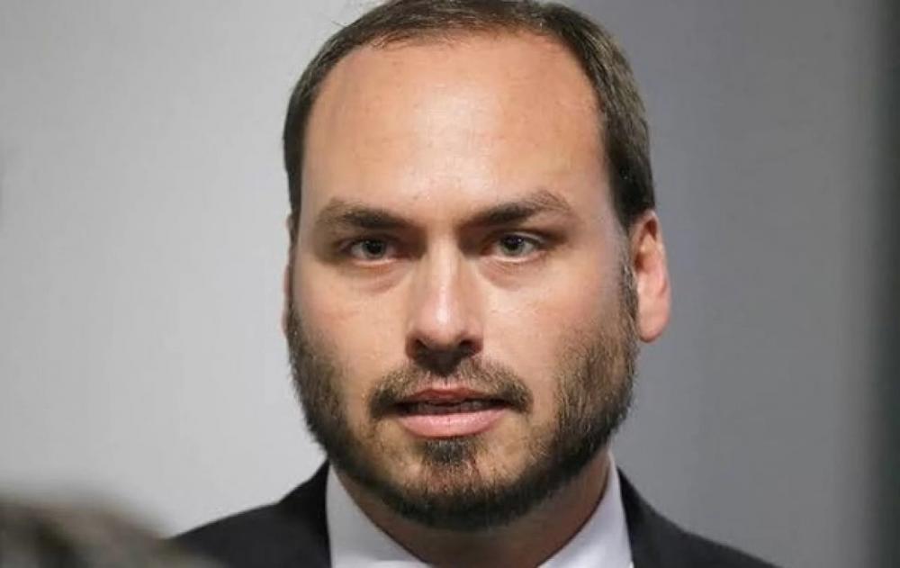 Carlos Bolsonaro enfrenta ala abortista no Rio de Janeiro