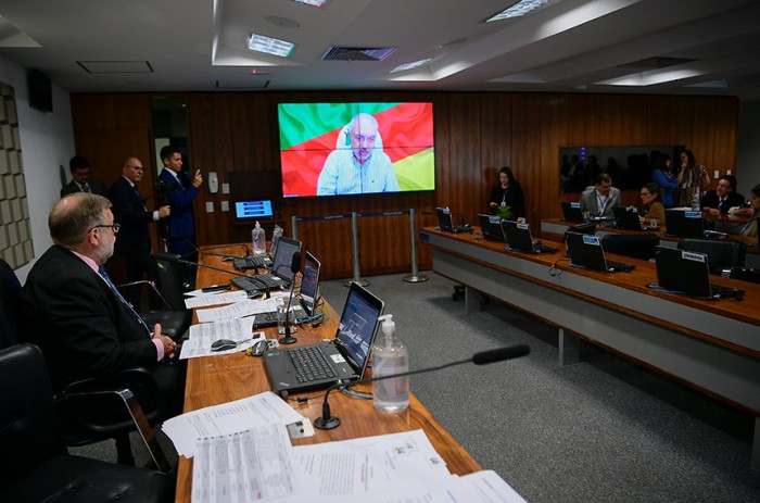 Adhemar Ferreira da Silva e Pedro Américo são 'heróis da pátria', aprova CE