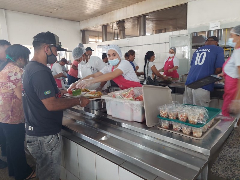 Dicas de alimentos para a saúde do homem nos restaurantes comunitários