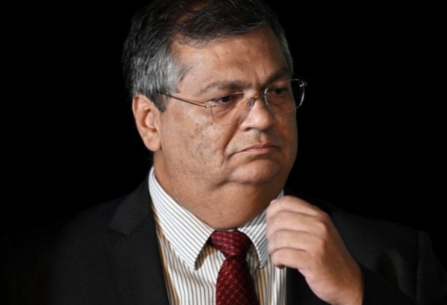 Dino poderá usar força policial contra as Big Techs