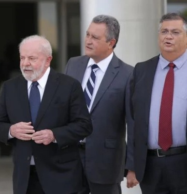 Lula embarcou nesta terça-feira em viagem oficial à China 