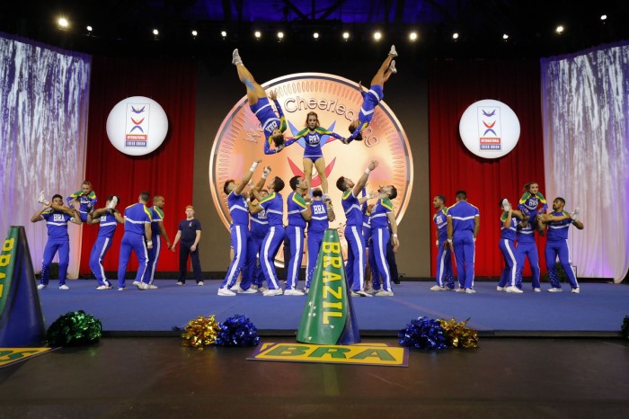 Com apoio do GDF, atletas representam o Brasil no Mundial de Cheerleading